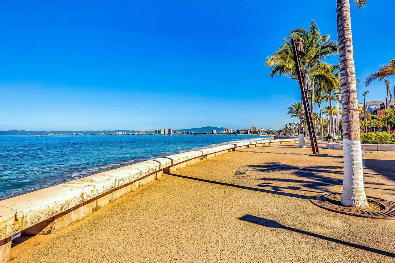 Malecon Beach Side Downtown Condo Puerto Vallarta Exterior foto